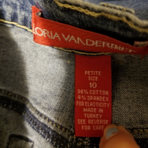 Gloria Vanderbilt Jean Capris - Picture 5 of 6